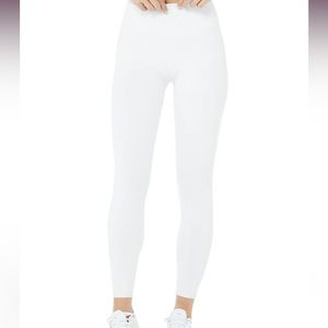 Alo High-Waist Airbrush Capri White